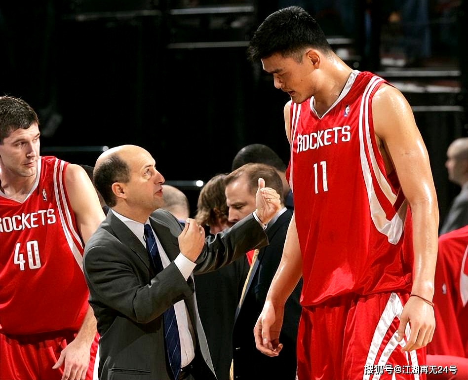 体育游戏集结日休斯敦火箭调整名单以备CBA季后赛，防线松动环节打磨，悬念犹存，训练强度明显提升的简单介绍