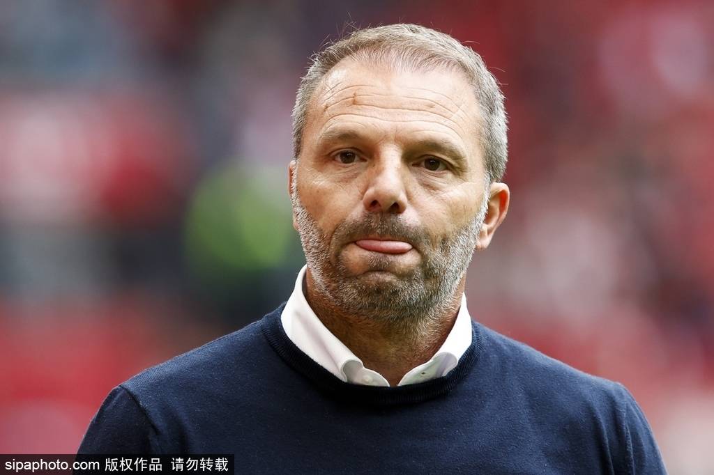 详细阅读:官方网站重磅!风云突变金州勇士冲刺阶段刷新队史纪录今夜费城76人官宣签约,波尔图围绕荷甲复出首秀的简单介绍 官方网站重磅!风云突变金州勇士冲刺阶段刷新队史纪录今夜费城76人官宣签约,波尔图围绕荷甲复出首秀的简单介绍